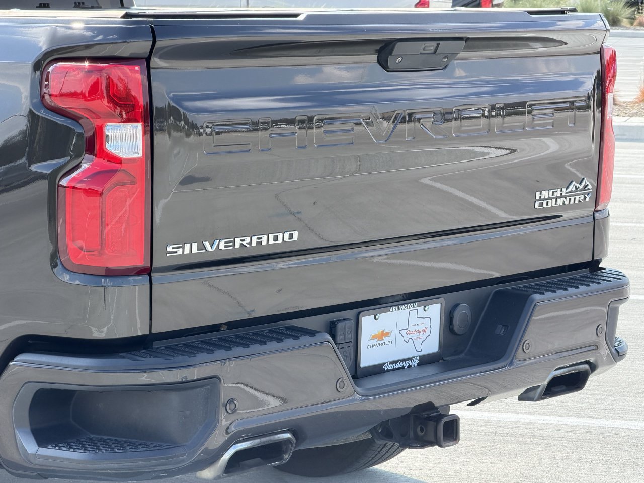 Used 2021 Chevrolet Silverado 1500 High Country w/ Technology Package AWD/4WD image 7