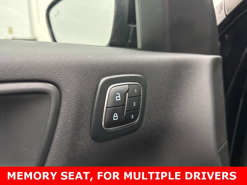 Used 2024 Ford Escape Platinum image 5