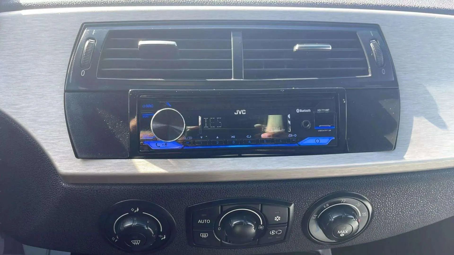 Used 2005 BMW Z4 2.5i image 25