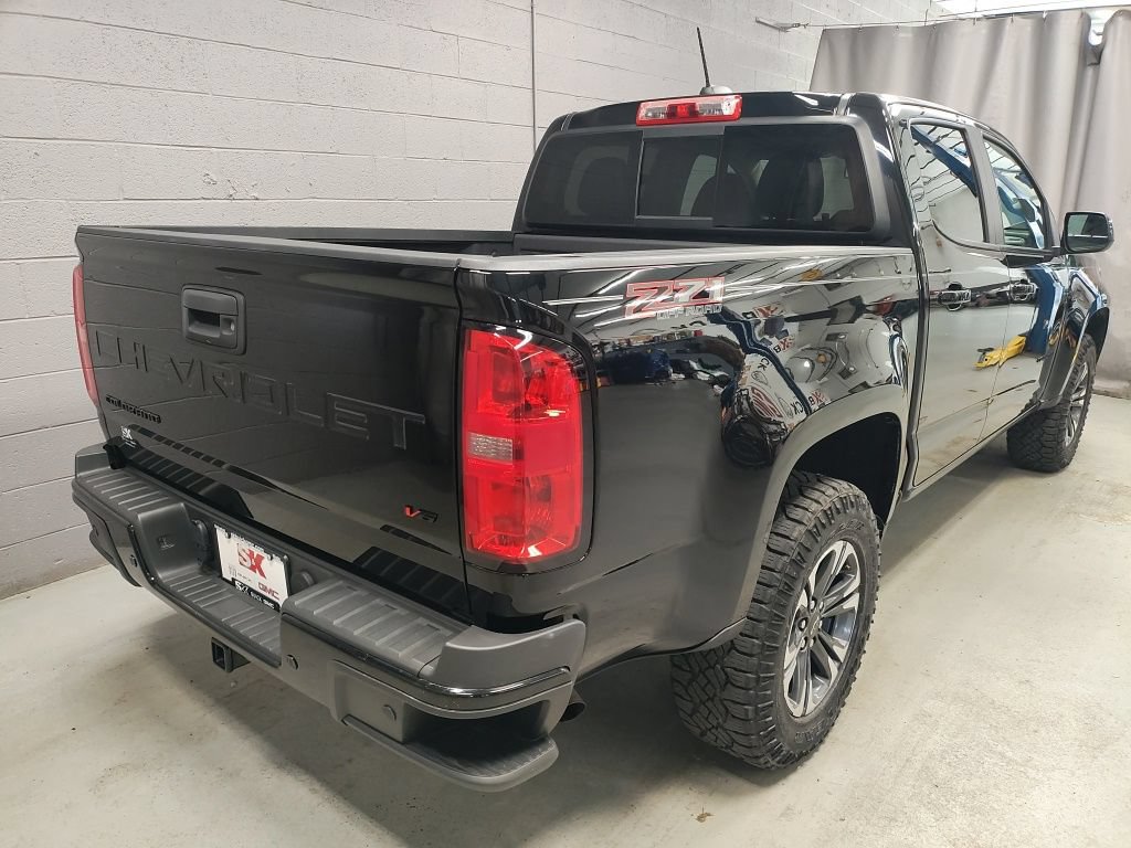 Used 2022 Chevrolet Colorado Z71 AWD/4WD image 2