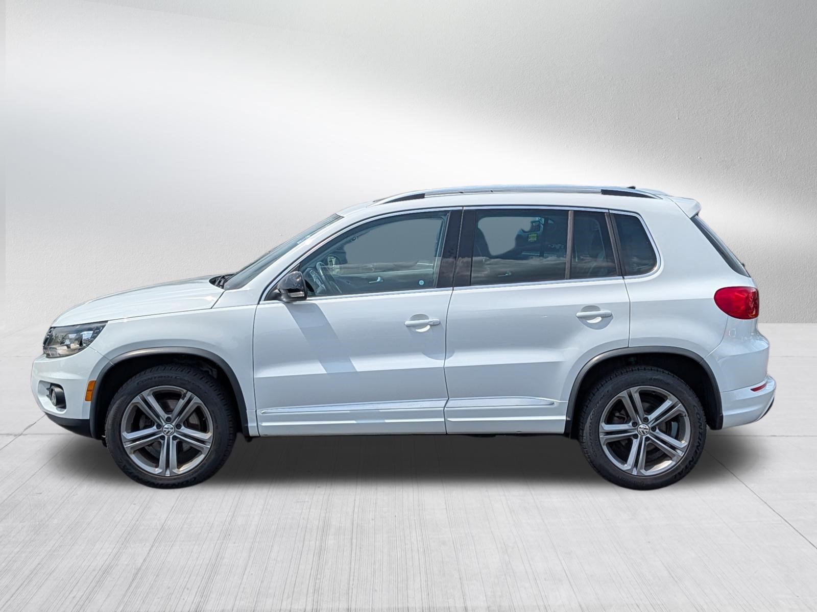 Used 2017 Volkswagen Tiguan Sport AWD/4WD image 4