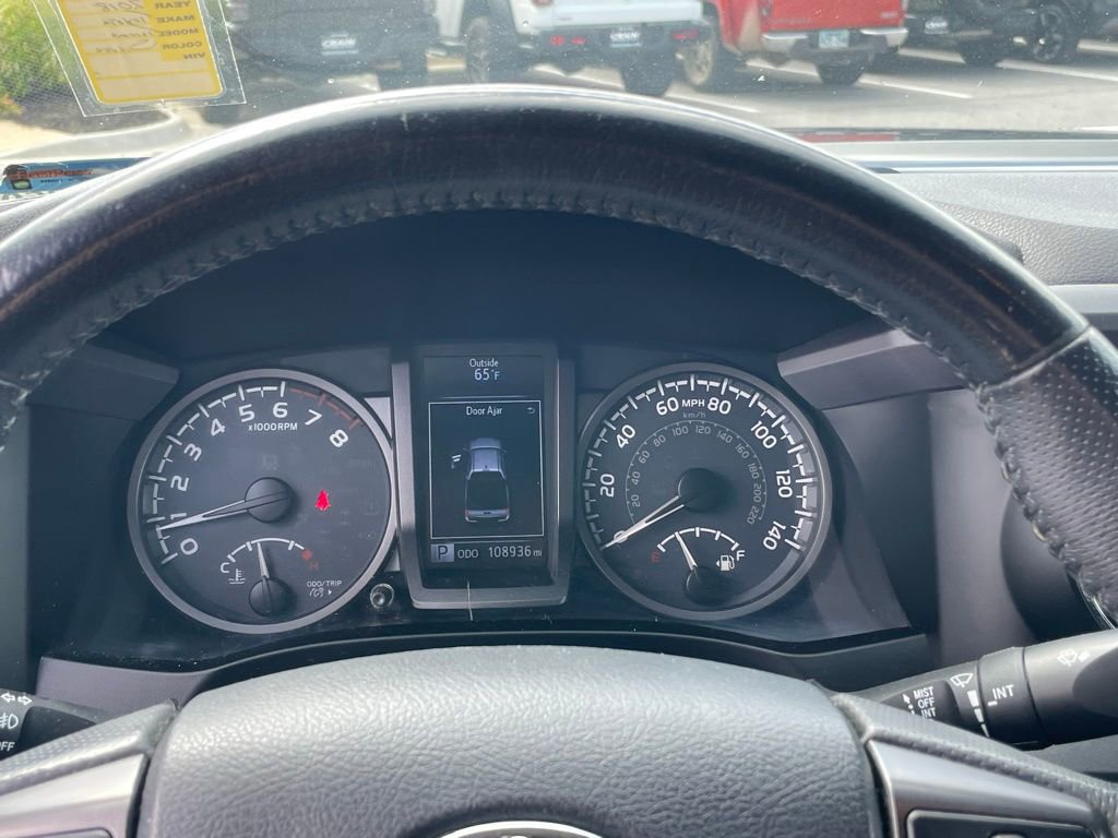 Used 2018 Toyota Tacoma TRD Off-Road AWD/4WD image 14