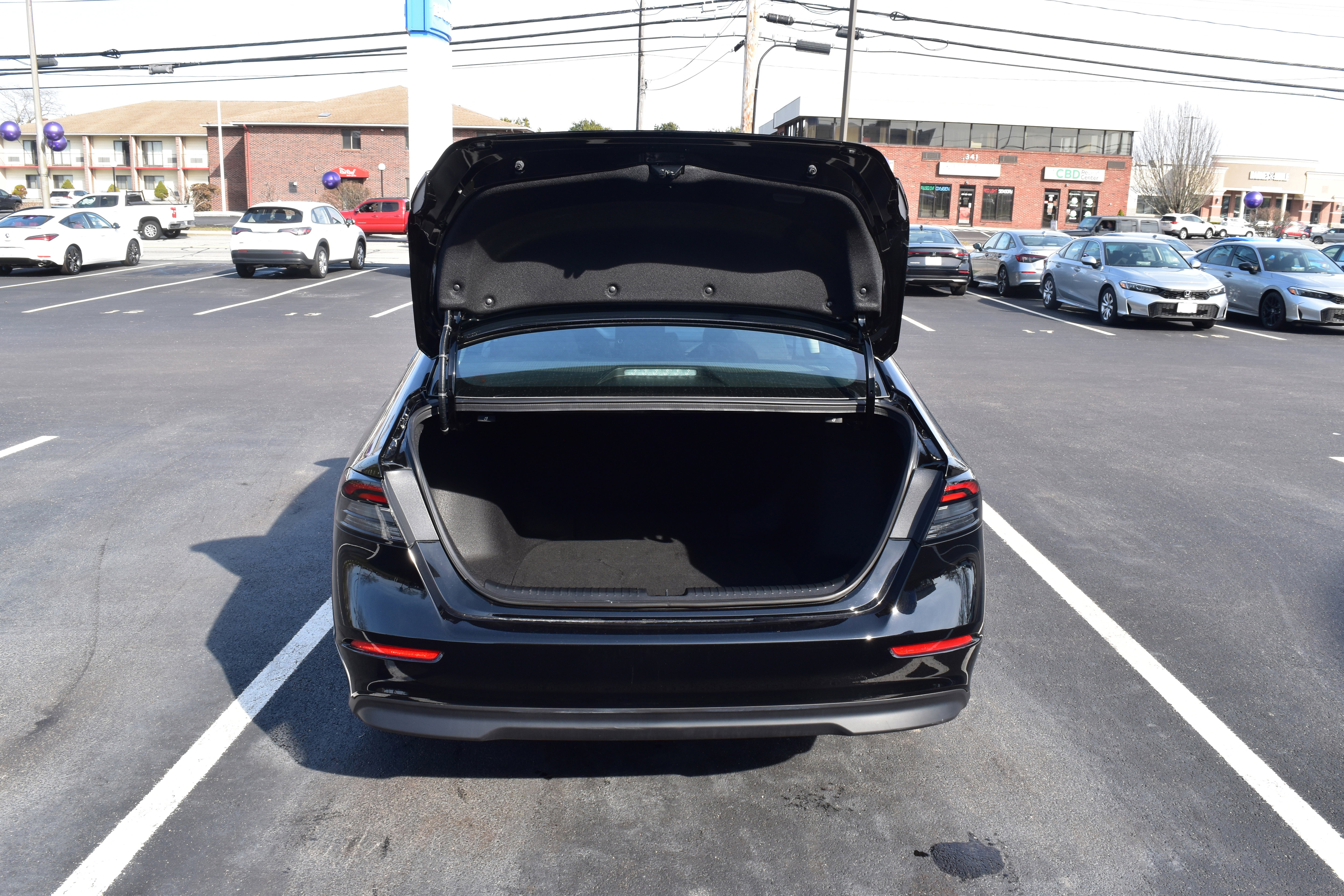 Used 2025 Honda Accord SE image 9