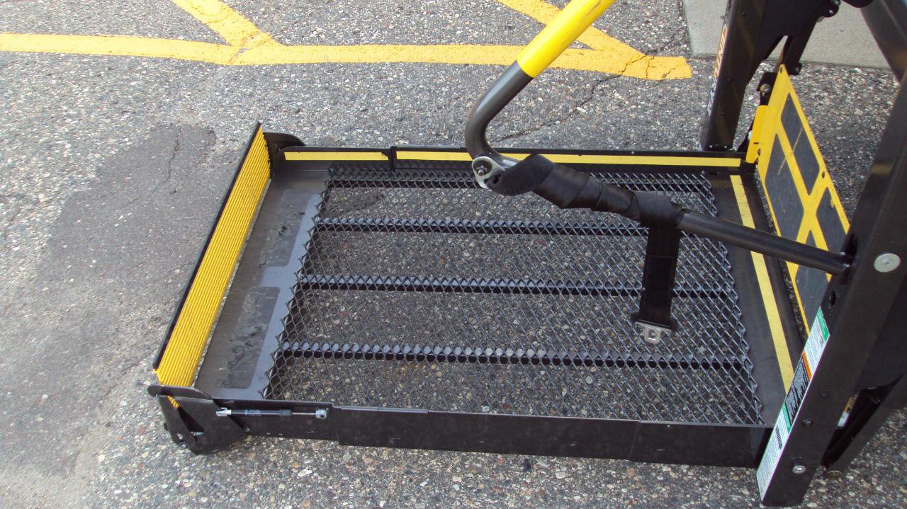 Used 2014 Ford E-250 and Econoline 250 Extended w/ Power Group image 7