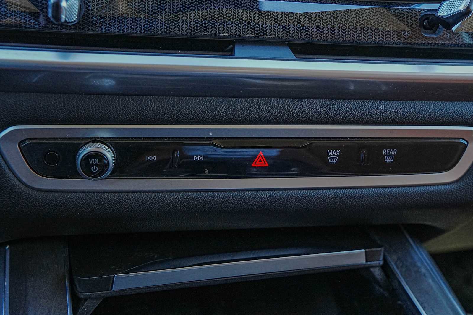 Used 2023 BMW X7 xDrive40i w/ Premium Package image 21