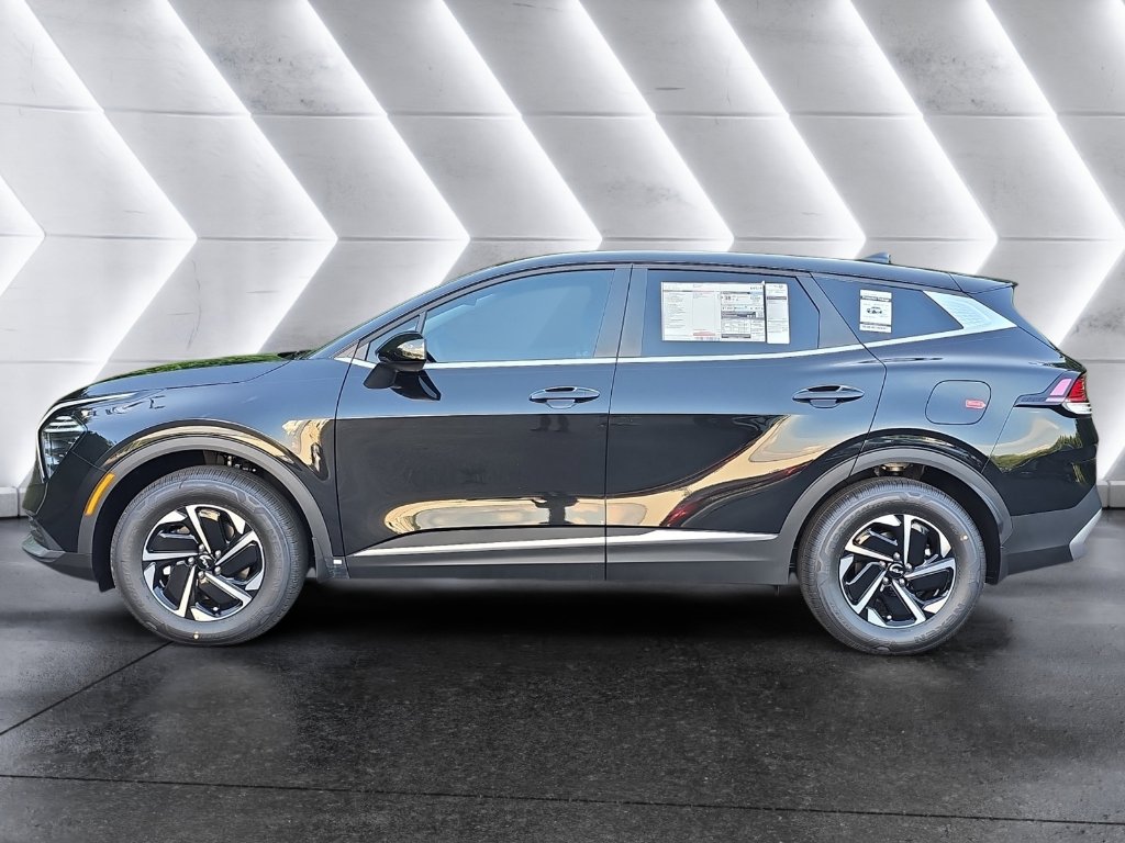New 2025 Kia Sportage LX image 2