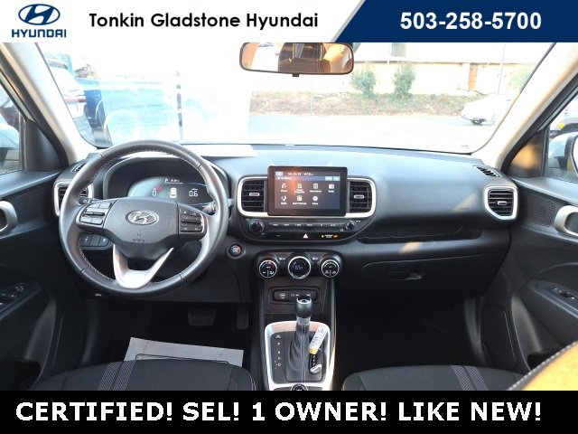 Certified 2025 Hyundai Venue SEL image 28