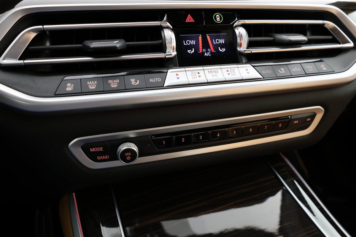 Used 2023 BMW X5 M50i w/ Climate Comfort Package AWD/4WD image 31