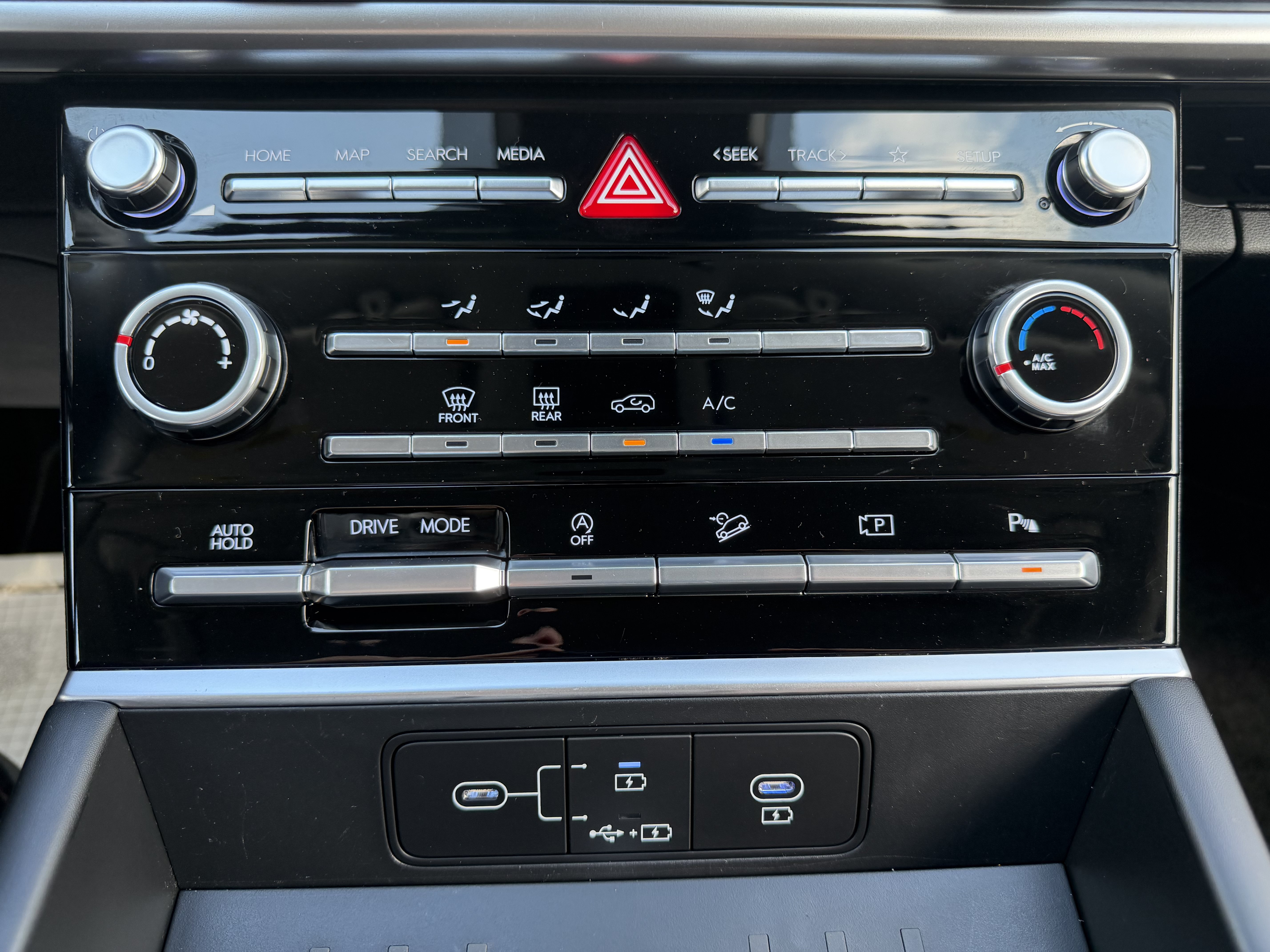 Used 2025 Hyundai Santa Fe SE FWD image 16