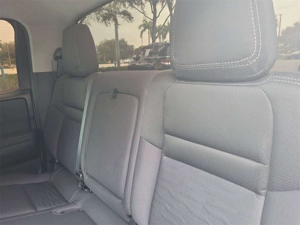 Used 2022 Nissan Frontier SV image 13