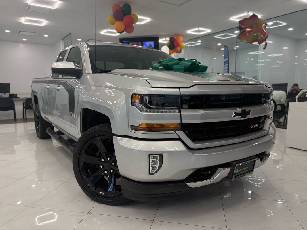 Used 2017 Chevrolet Silverado 1500 LT w/ Rally 2 Edition image 3