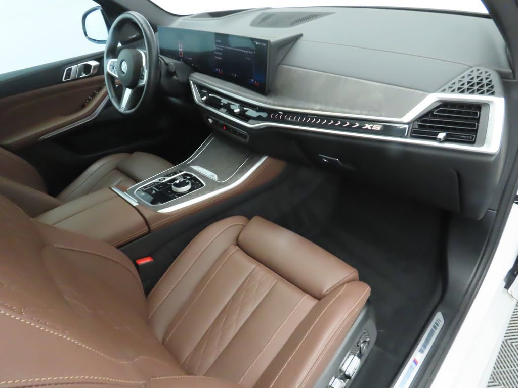 Used 2024 BMW X5 xDrive40i w/ Executive Package image 18
