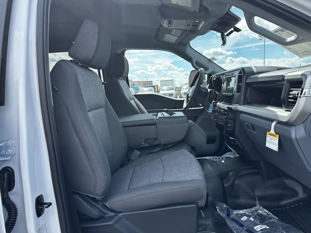 New 2026 Ford F550 4x4 Crew Cab image 32