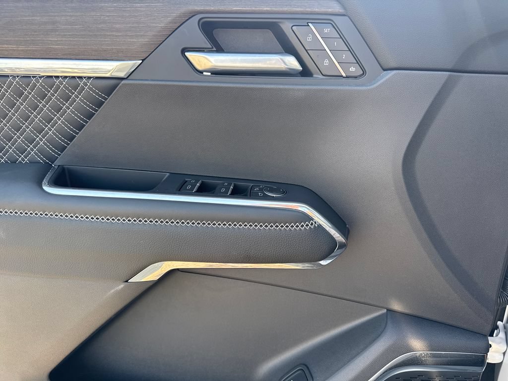 Used 2025 GMC Acadia Denali FWD image 18