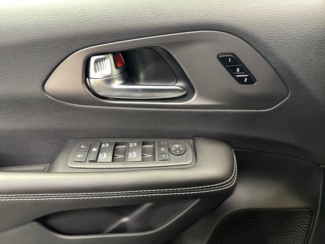 New 2027 Chrysler Pacifica Limited AWD/4WD image 29