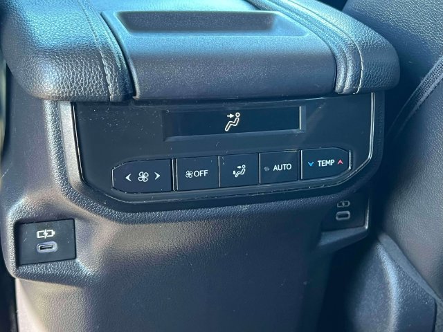 Used 2024 Toyota Grand Highlander AWD image 19