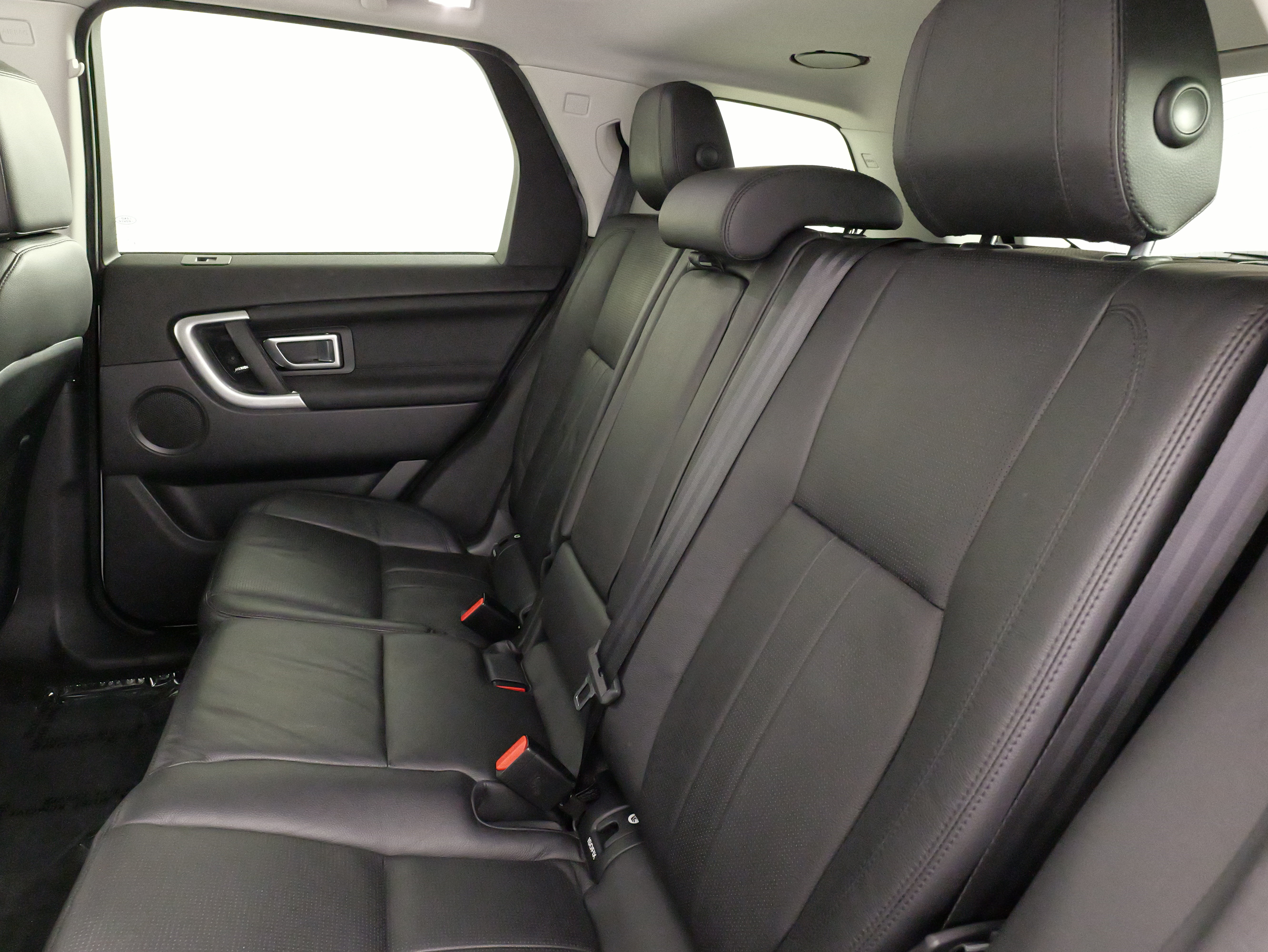 Used 2018 Land Rover Discovery Sport HSE AWD/4WD image 35