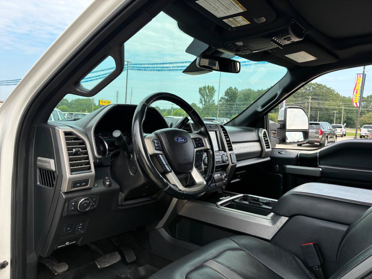 Used 2018 Ford F250 Platinum w/ Platinum Ultimate Package AWD/4WD image 16