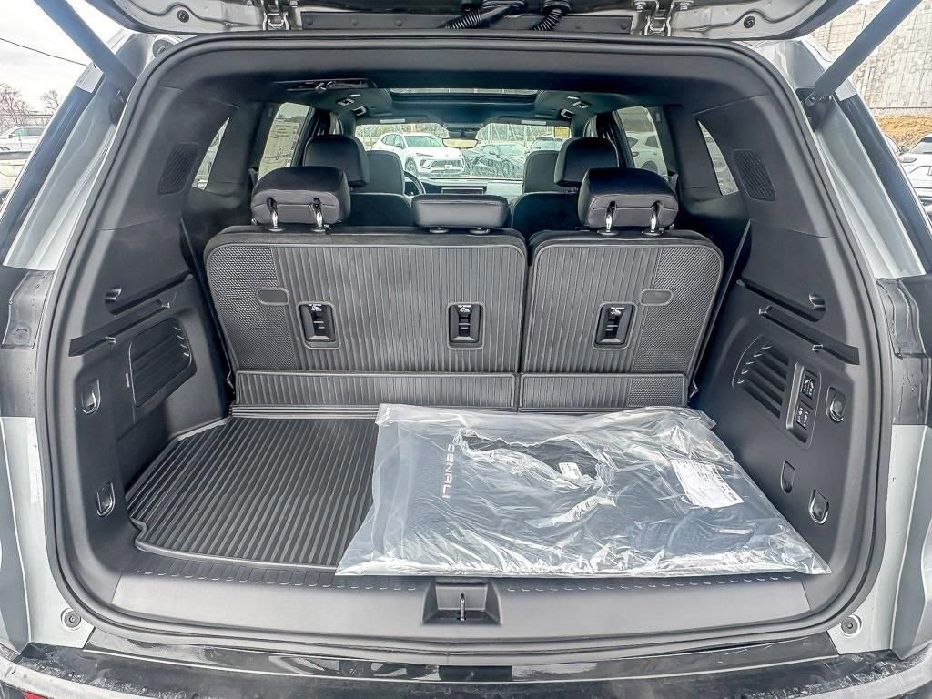 New 2026 GMC Acadia Denali w/ Super Cruise Package image 25
