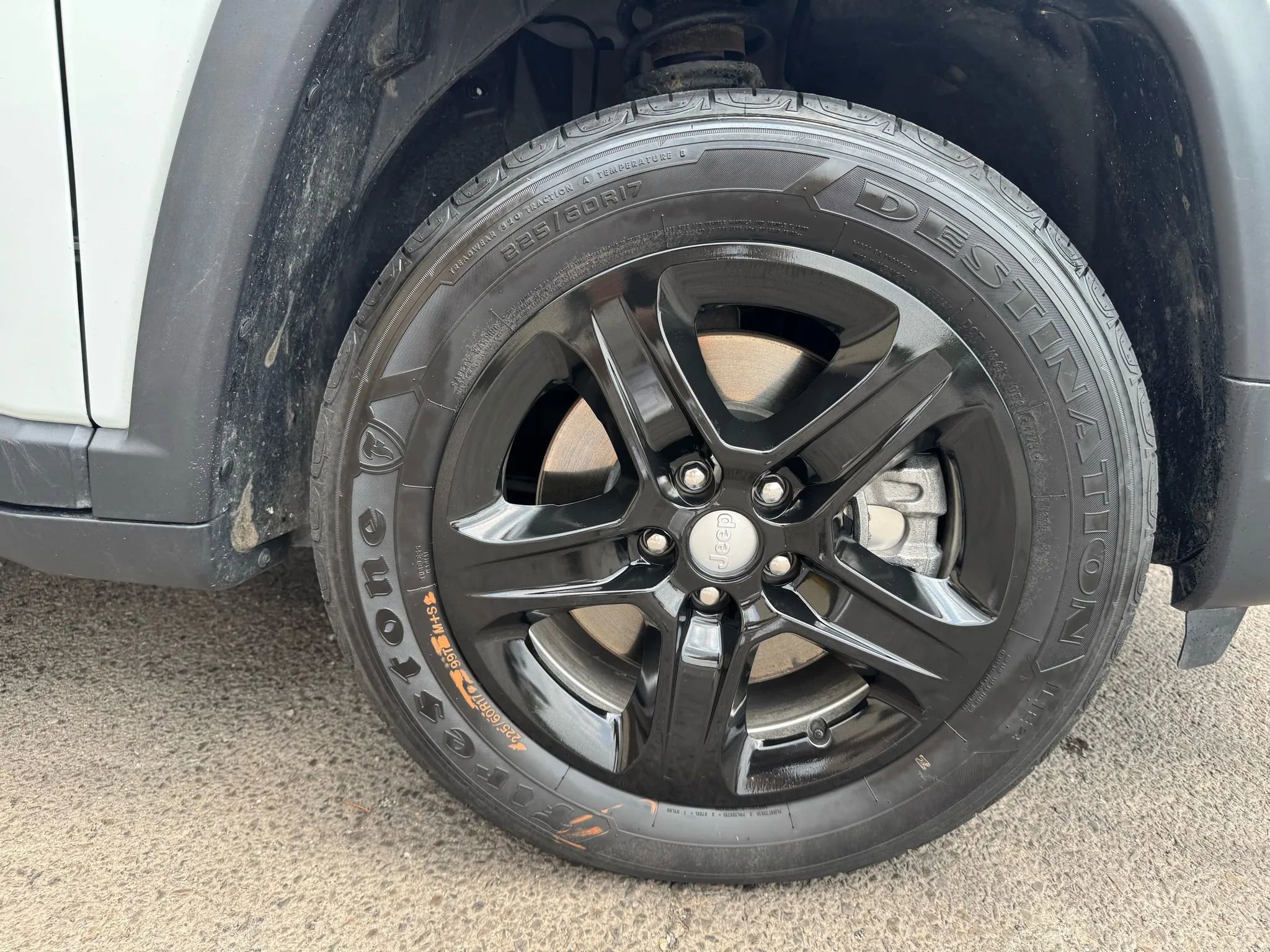 Used 2025 Jeep Compass Limited image 27