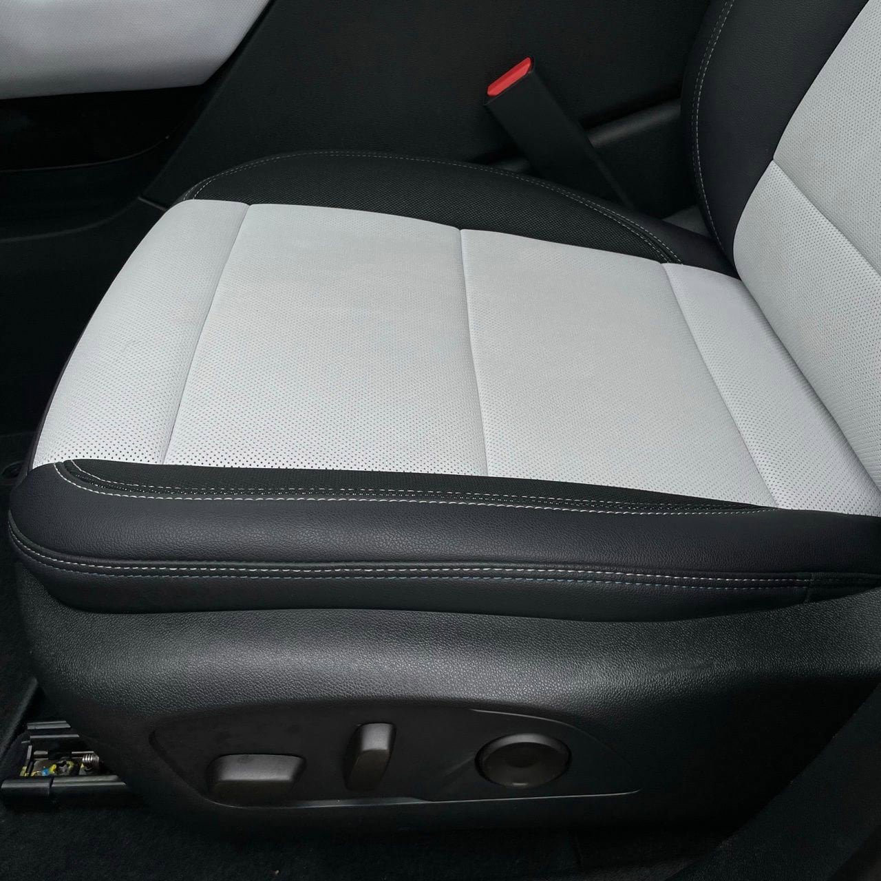 Used 2024 Chevrolet Equinox LS w/ Driver Confidence II Package FWD image 22