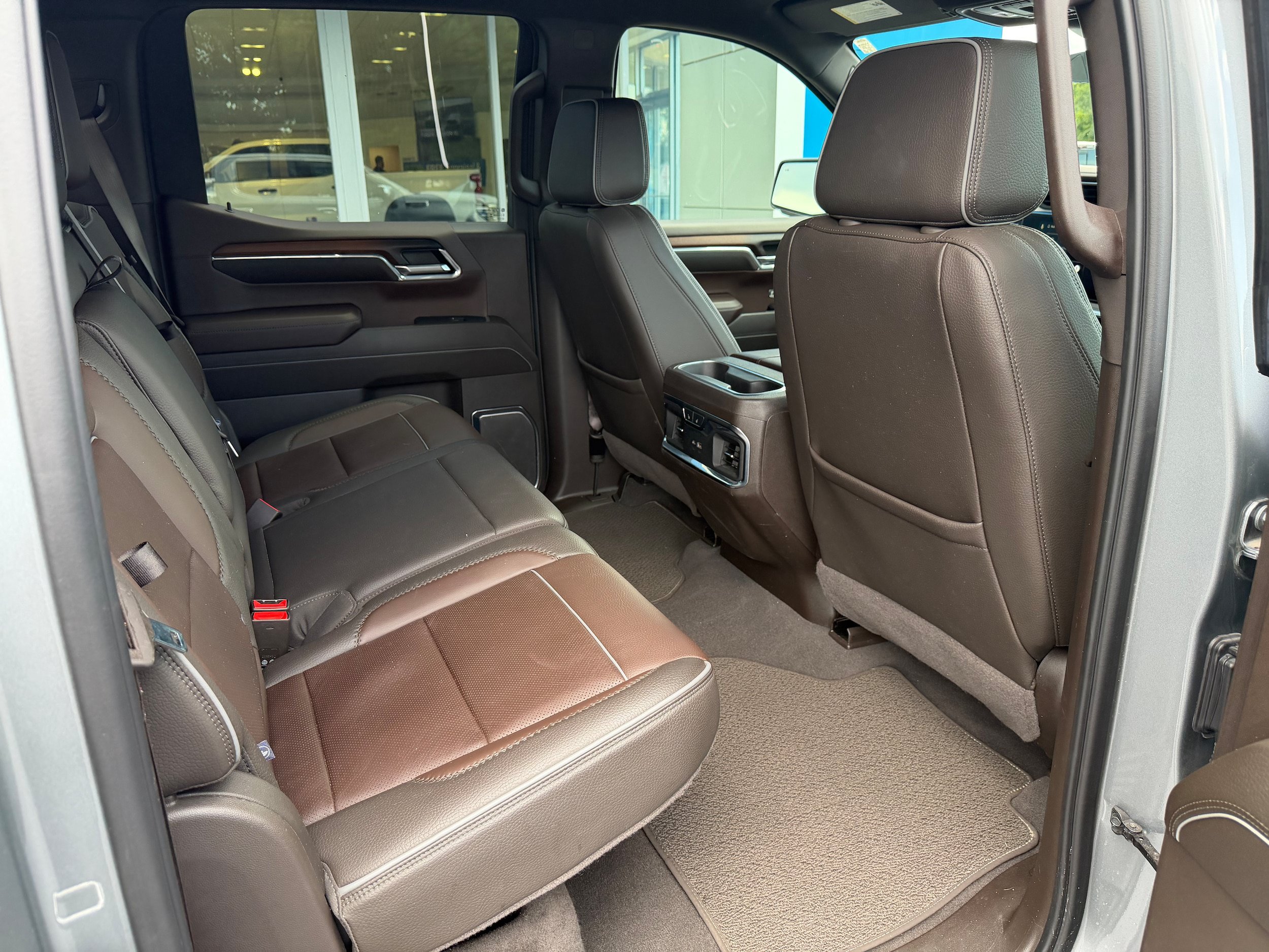 Used 2024 GMC Sierra 1500 Denali w/ Technology Package AWD/4WD image 7