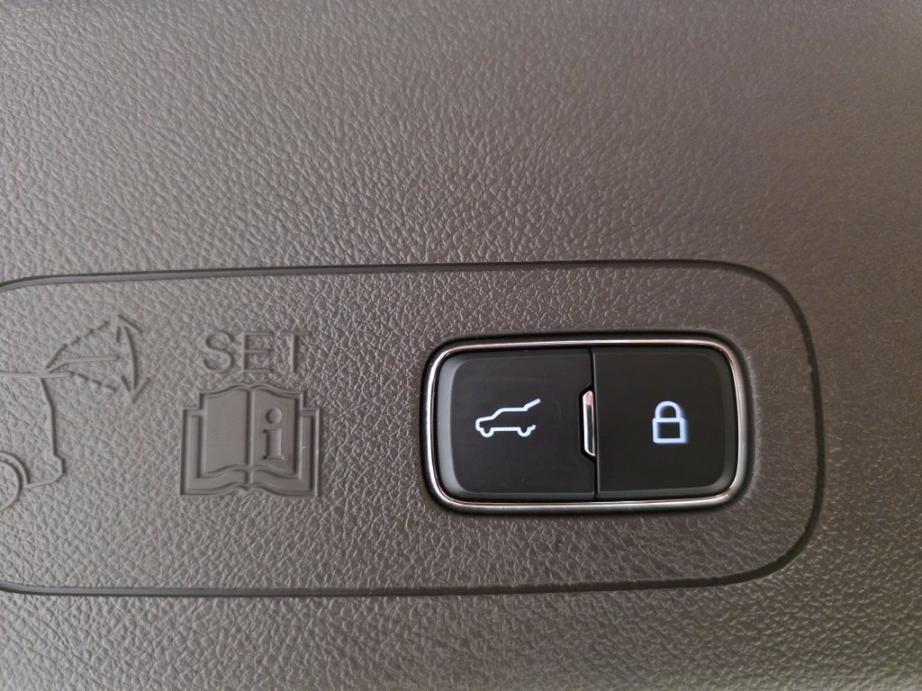 Used 2024 Lincoln Aviator AWD w/ Premium Package image 11