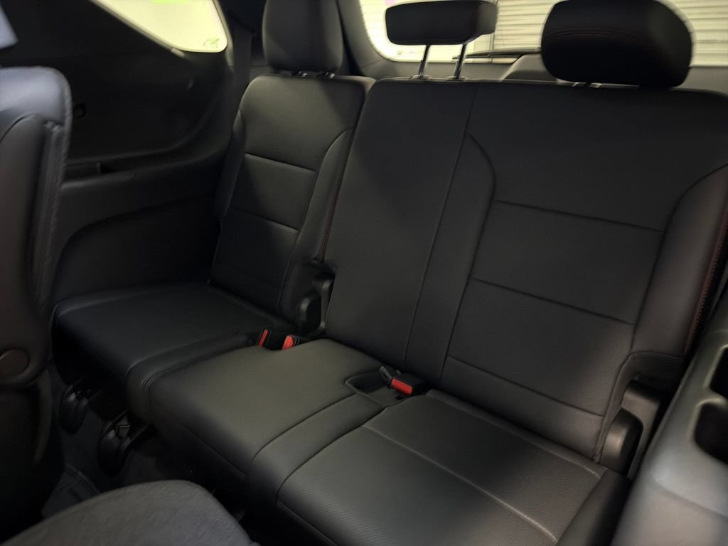 New 2026 Chevrolet Traverse RS w/ LPO, Floor Liner Package FWD image 14
