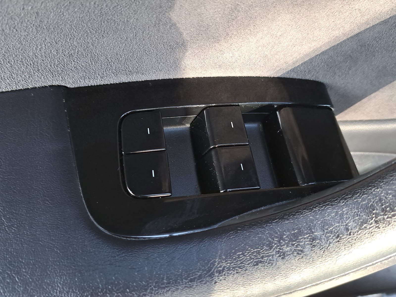 Used 2018 Tesla Model 3 Long Range AWD/4WD image 29