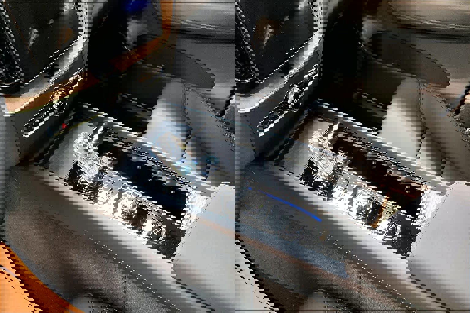 New 2026 Volvo XC60 T8 Plus w/ Protection Package Premier image 10