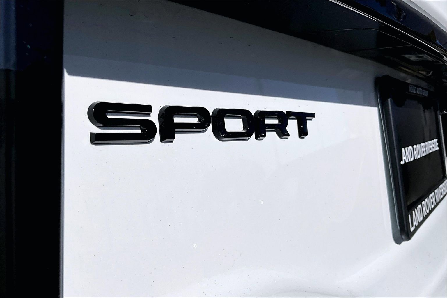 Used 2024 Land Rover Discovery Sport Dynamic SE AWD/4WD image 8