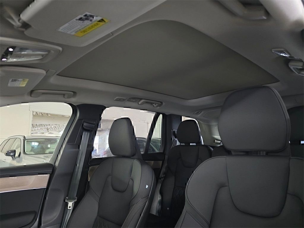 New 2026 Volvo XC90 T8 Plus image 11
