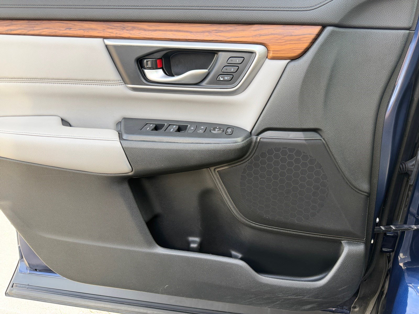 Used 2020 Honda CR-V Touring image 13