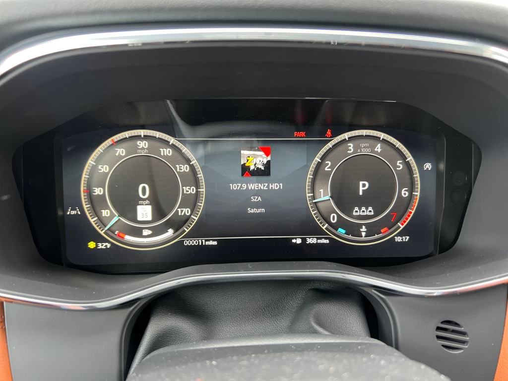 Used 2025 Jaguar F-PACE R-Dynamic S image 22