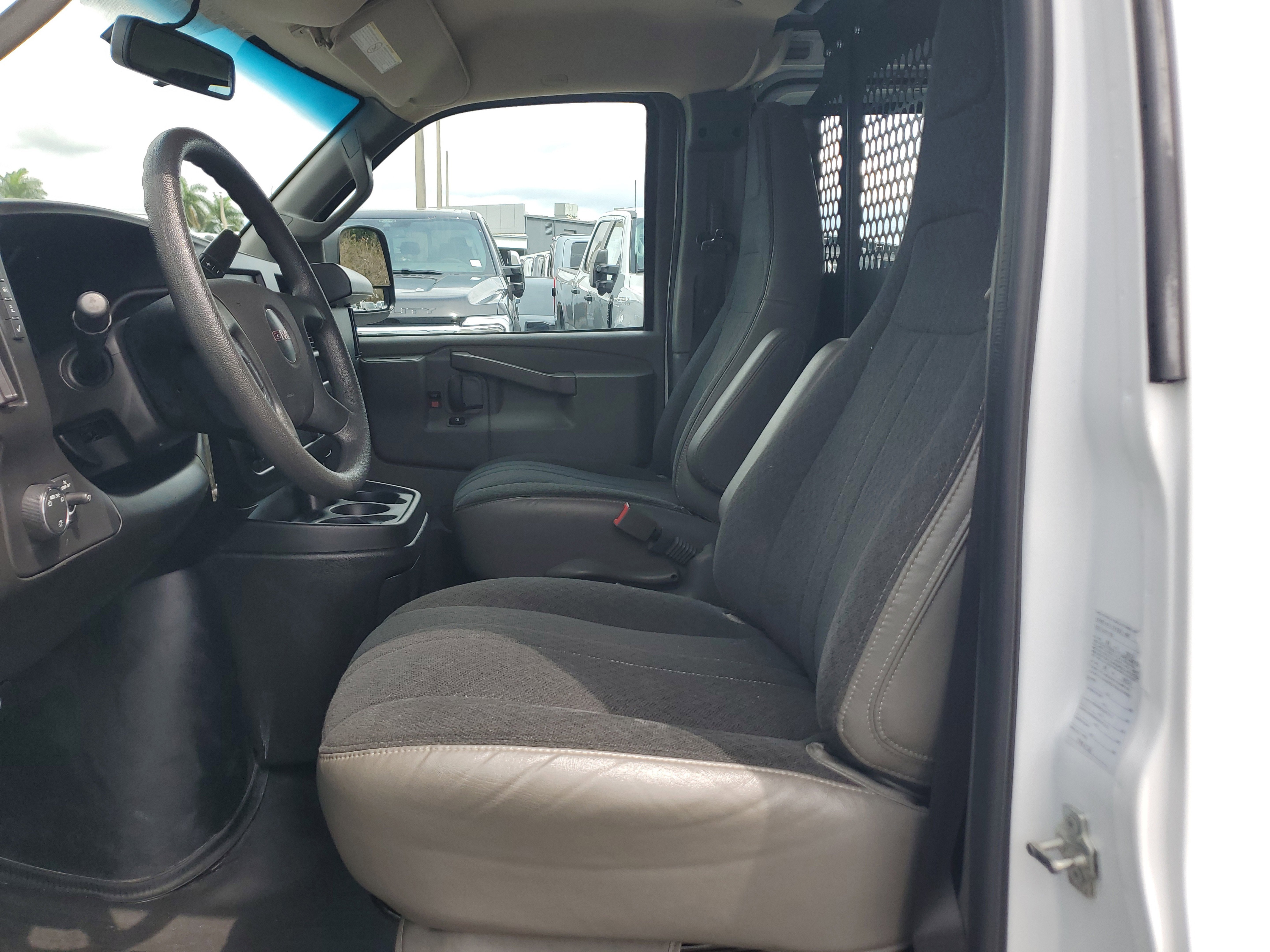 Used 2023 GMC Savana 2500 w/ Driver Convenience Package image 11