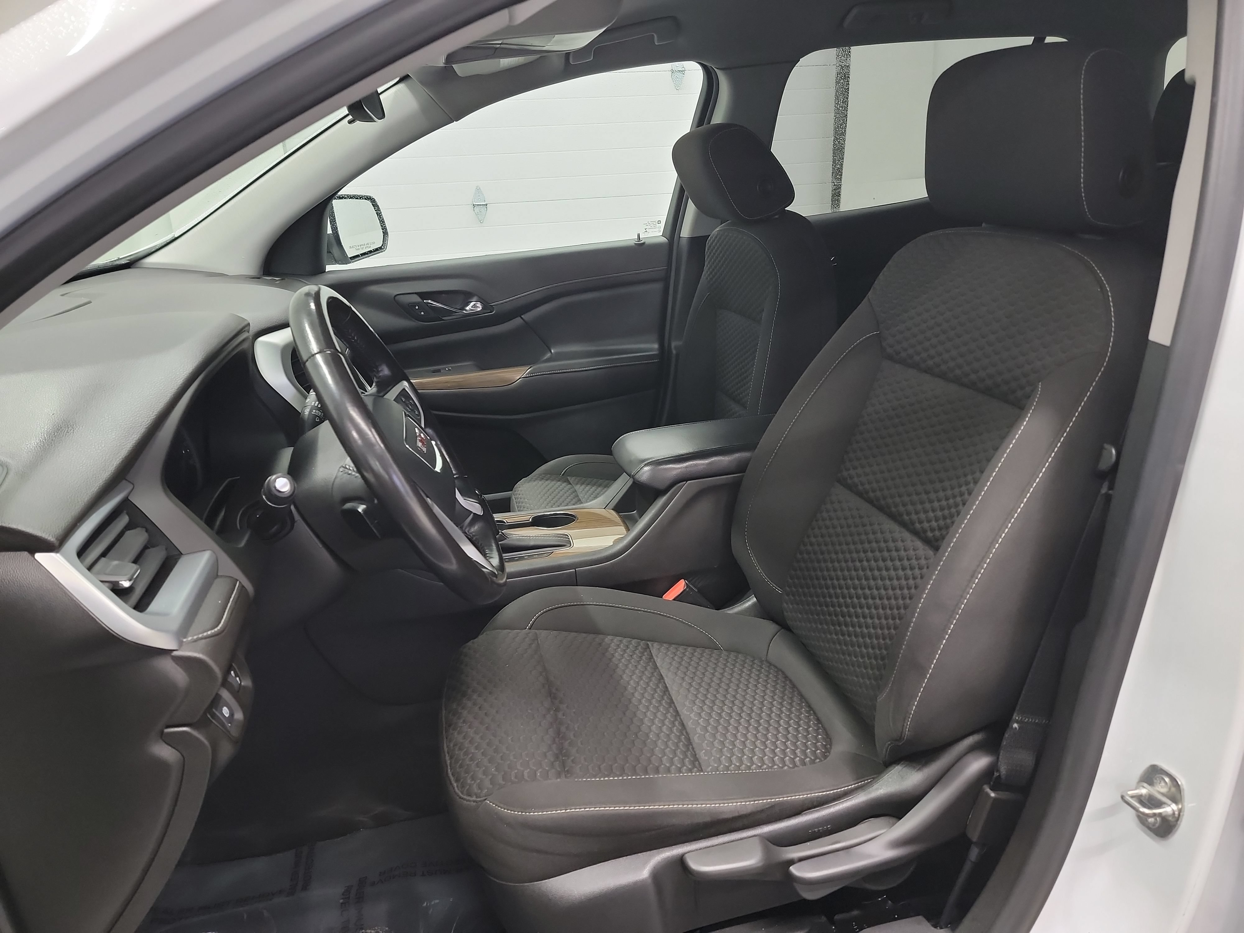 Used 2019 GMC Acadia SLE FWD image 12