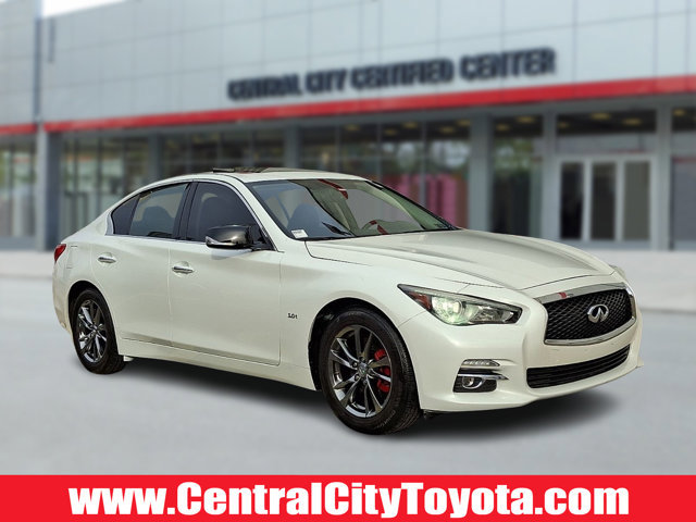 Used 2017 INFINITI Q50 Signature Edition w/ All Weather Package (L93)