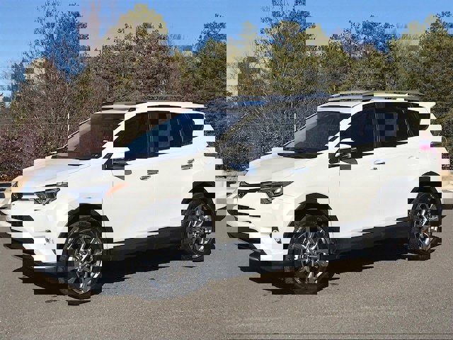 Used 2016 Toyota RAV4 Limited image 1