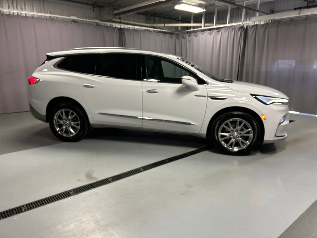 Used 2023 Buick Enclave Essence w/ Experience Buick Package image 8