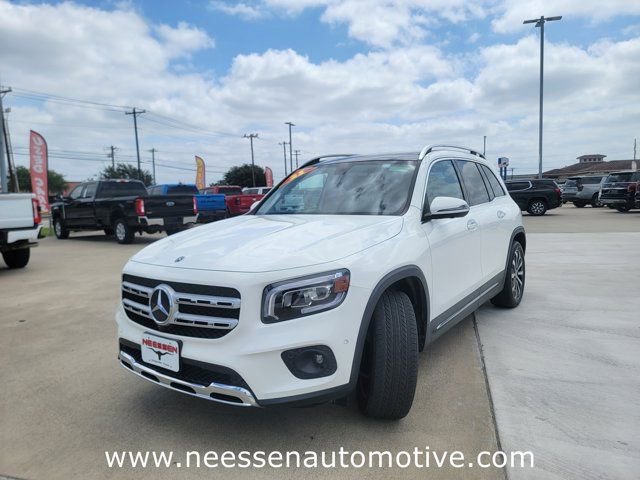 Used 2021 Mercedes-Benz GLB 250 image 3