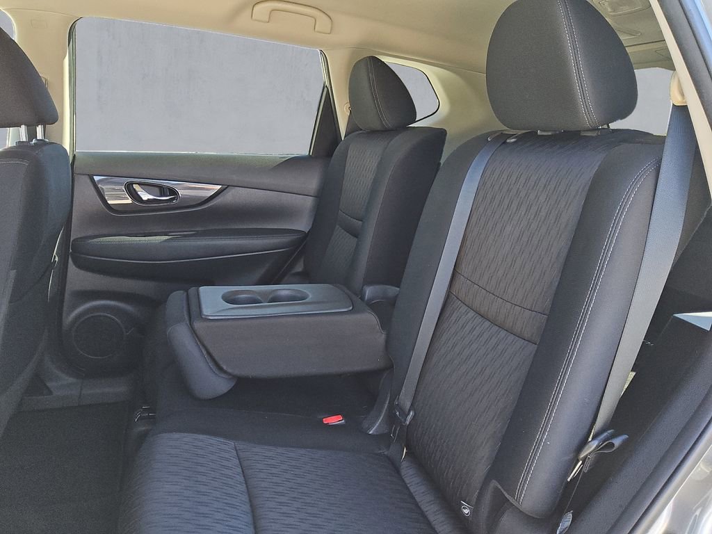 Used 2019 Nissan Rogue SV image 13