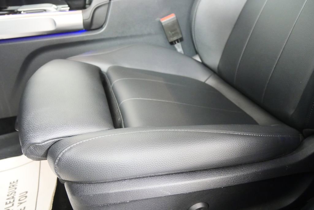 Used 2021 Mercedes-Benz GLB 250 4MATIC image 9