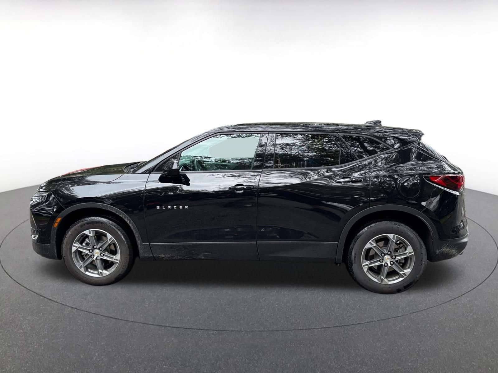 Used 2026 Chevrolet Blazer LT FWD image 7