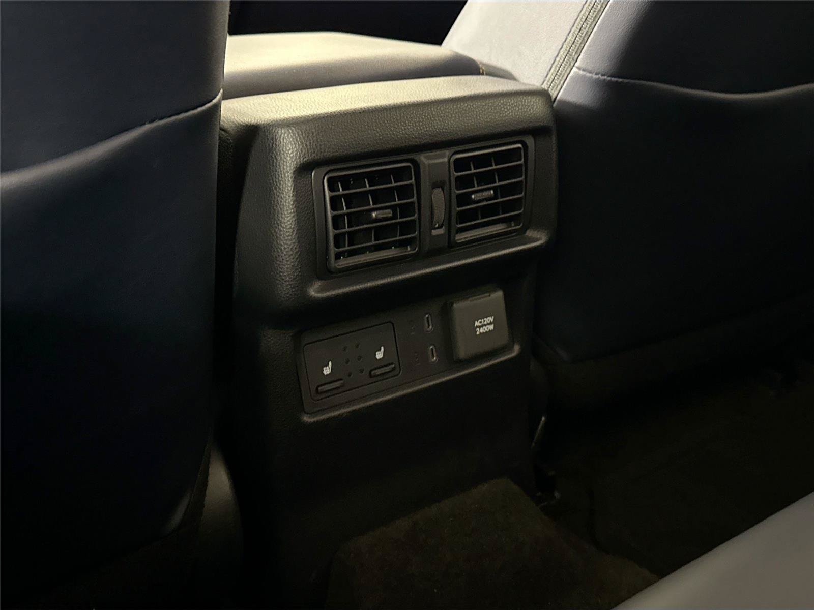 Certified 2025 Toyota 4Runner Platinum AWD/4WD image 36
