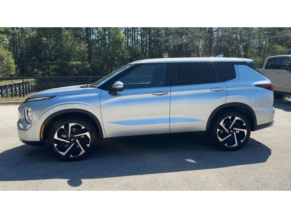 Used 2024 Mitsubishi Outlander SE Black Edition AWD/4WD image 5