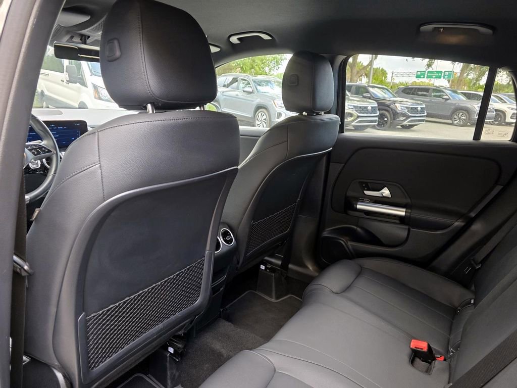 Used 2025 Mercedes-Benz GLA 250 image 13