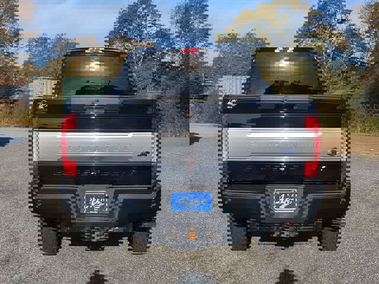 Used 2019 Ford F350 Platinum w/ Platinum Ultimate Package image 4