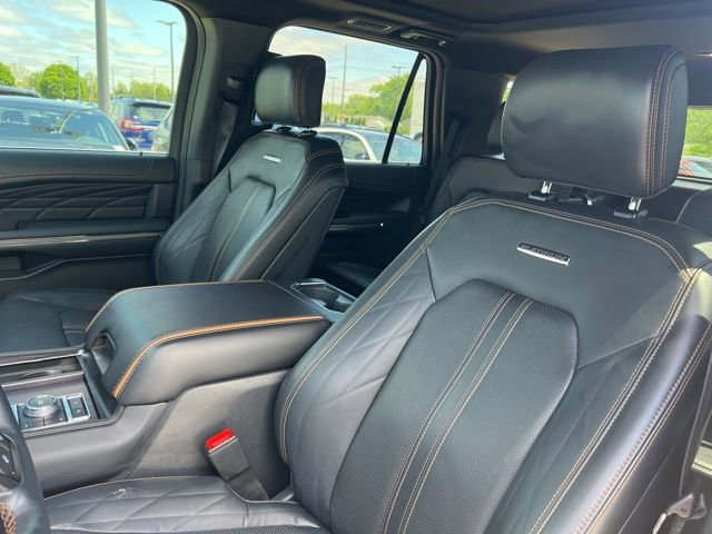 Used 2024 Ford Expedition Platinum AWD/4WD image 7