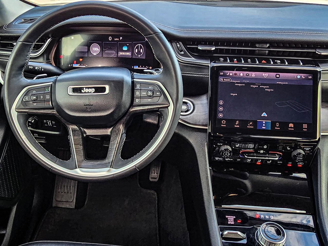 Used 2023 Jeep Grand Cherokee Limited w/ MOPAR Finishing Package AWD/4WD image 33