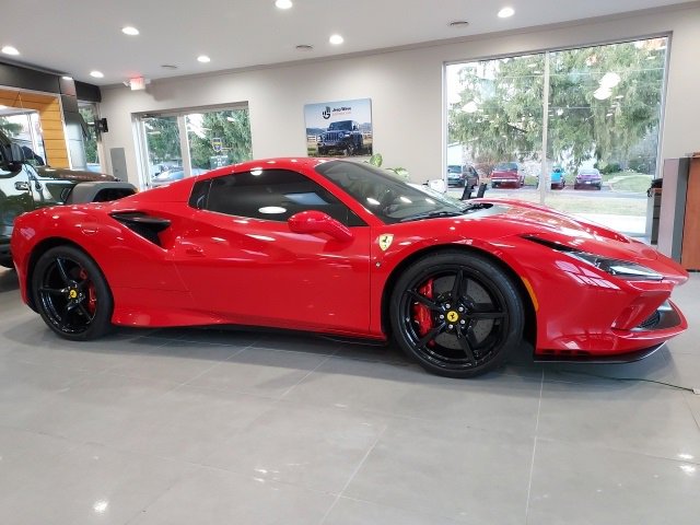 Used 2021 Ferrari F8 Tributo image 2